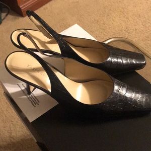 Black pump by Karen Scott.  work or casual